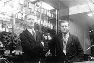 Victoria Bar Springburn mid 1950s With Bob Taylor and Wattie Patrick